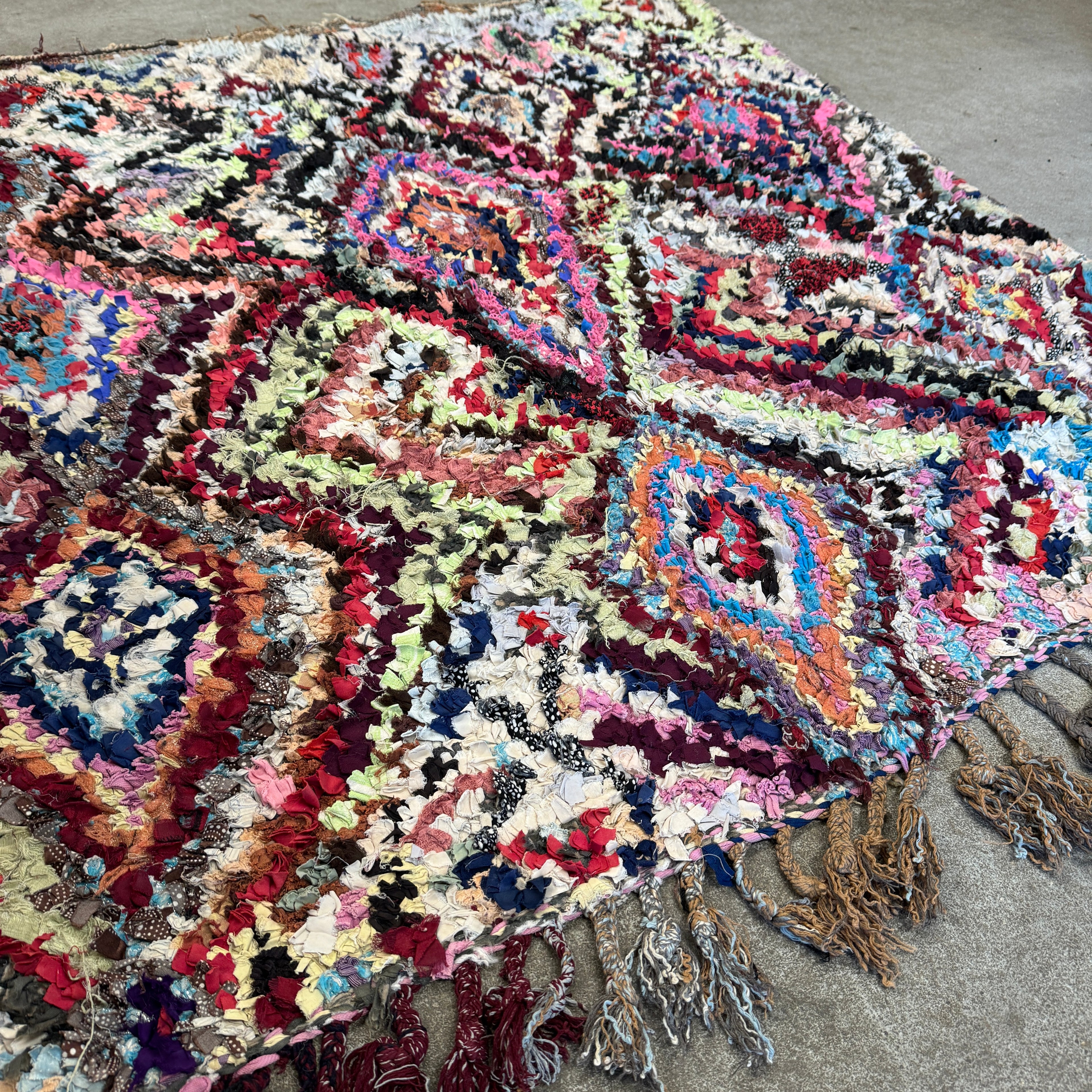 Marokkansk Boucherouite Løber (136 x 152 cm)