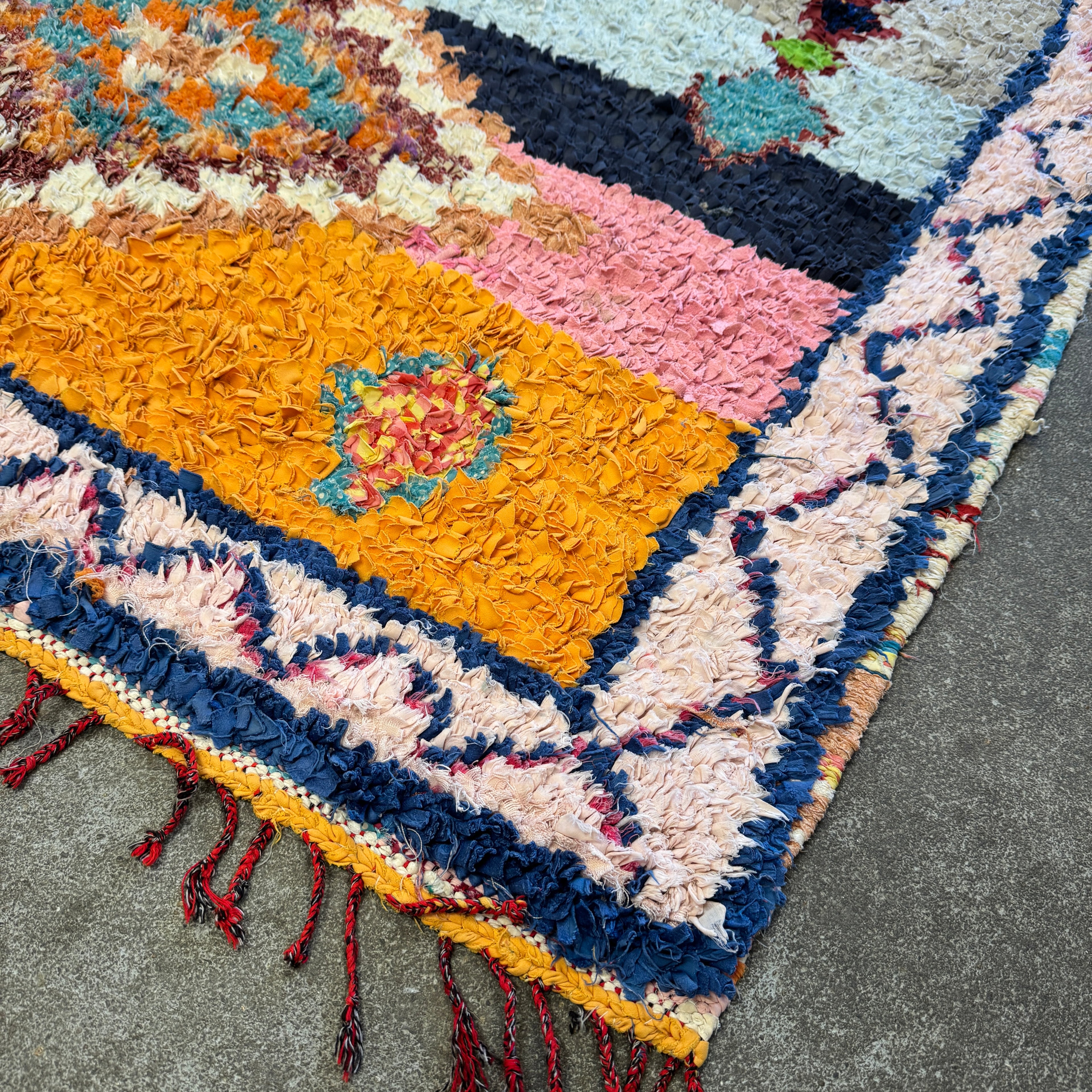 Marokkansk Boucherouite Tæppe (131x 213 cm)