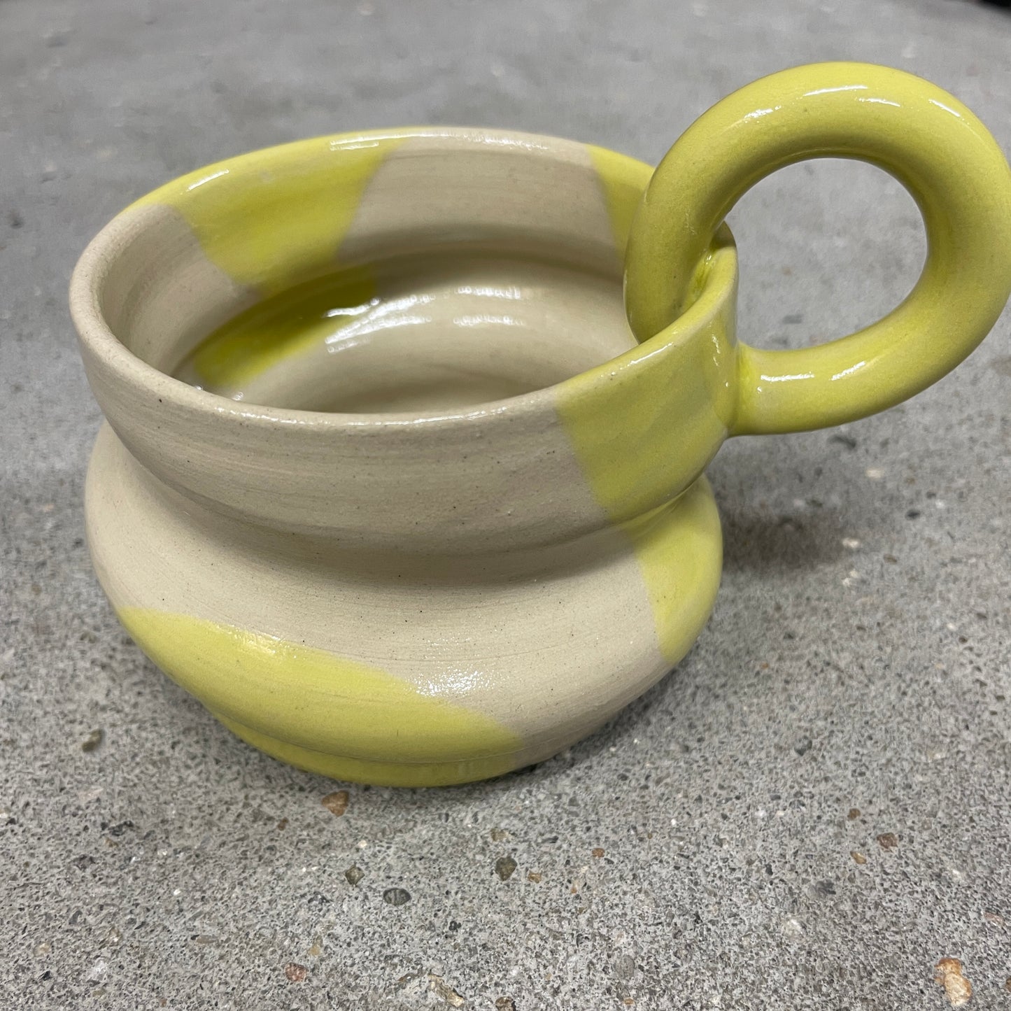 Keramik Studiet - Hånddrejet kop - Gul
